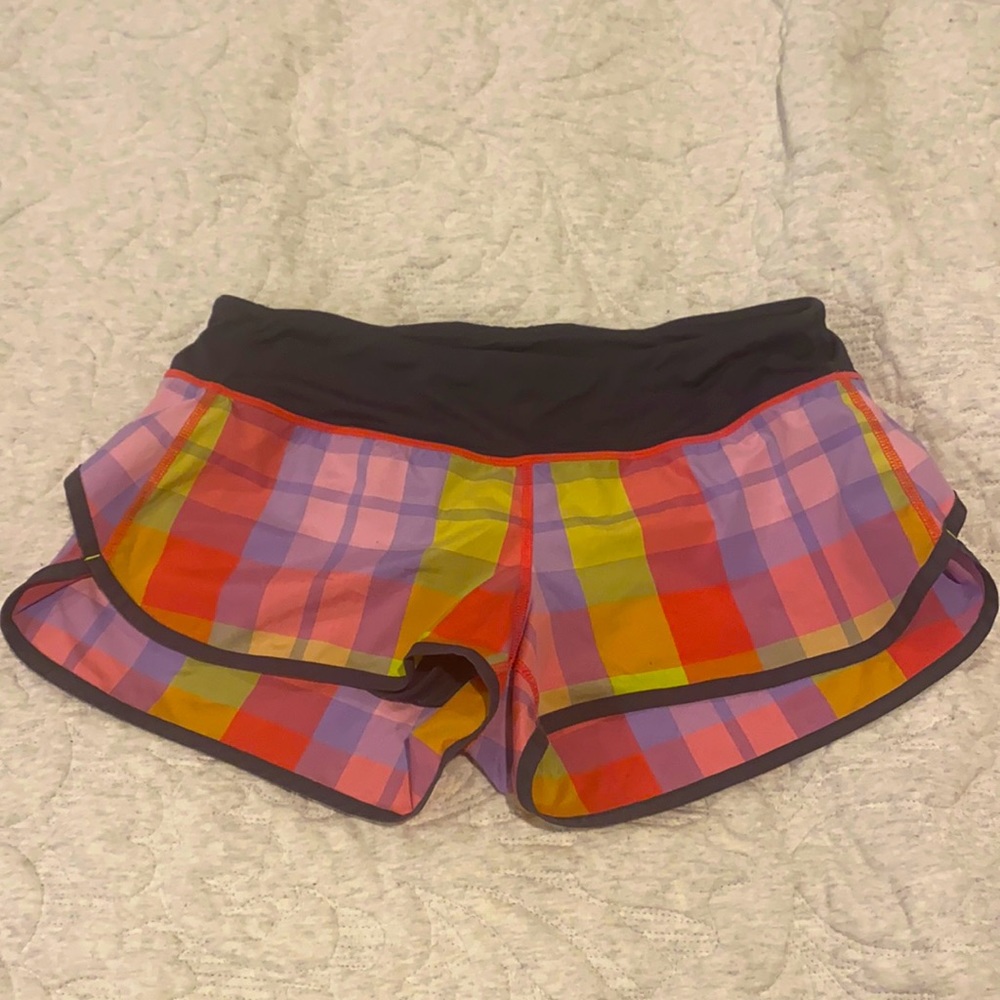 Lululemon short running shorts size 6